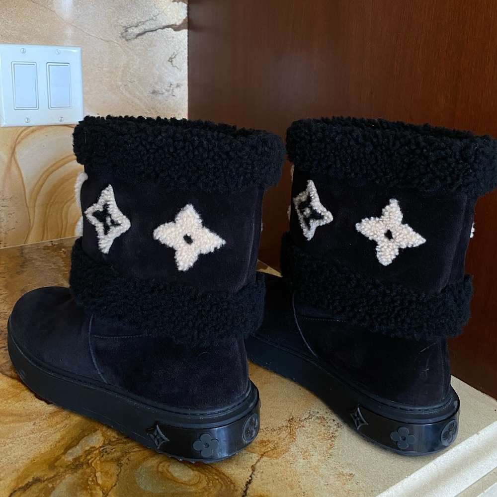 Louis Vuitton Snowdrop Flat Ankle Boot - Picture 9 of 12